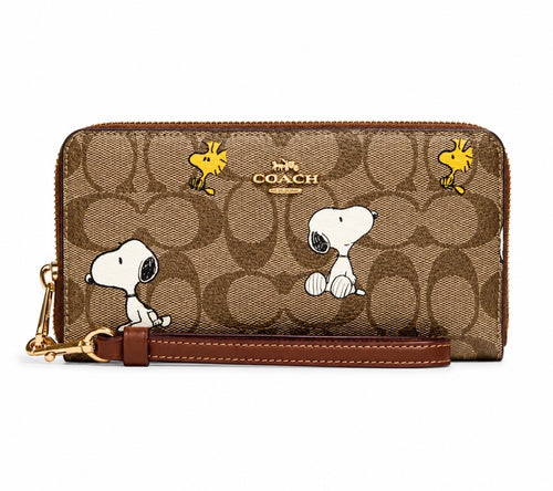 Snoopy Wristlet