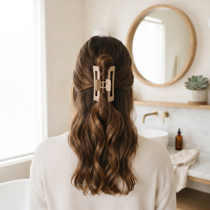 Women's Matte Claw Clip Set (4-Piece) lifestyle photo